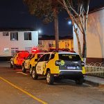Homem ataca mulher e filhos com faca e morre ao reagir a abordagem da PM