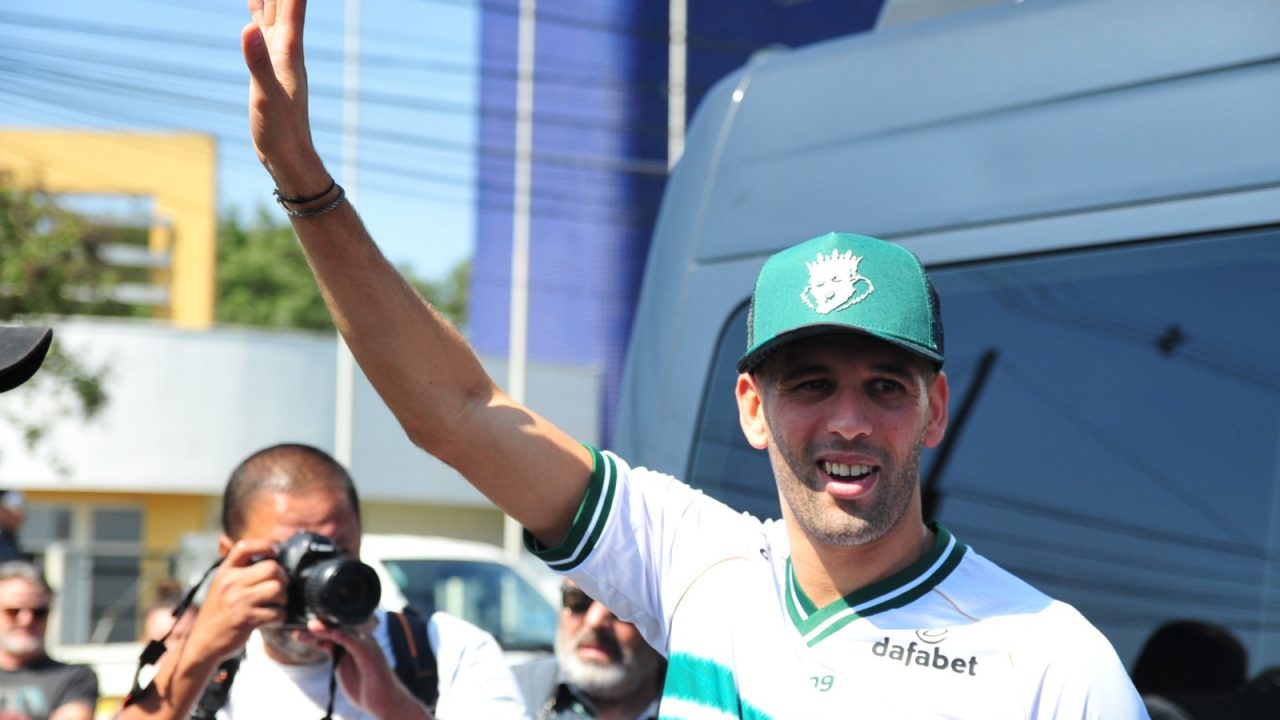 Slimani, jogador do Coritiba.