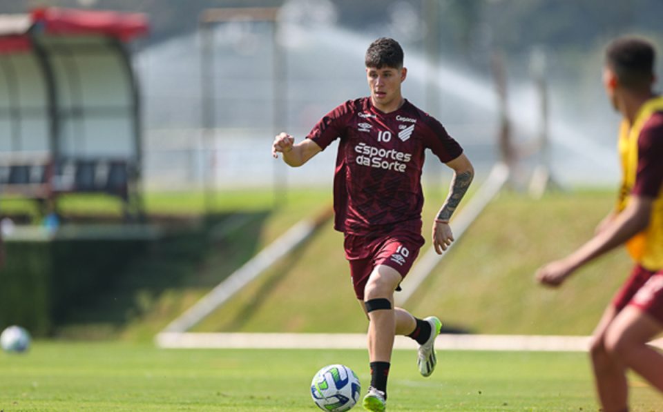 Bruno Zapelli, meia do Athletico.