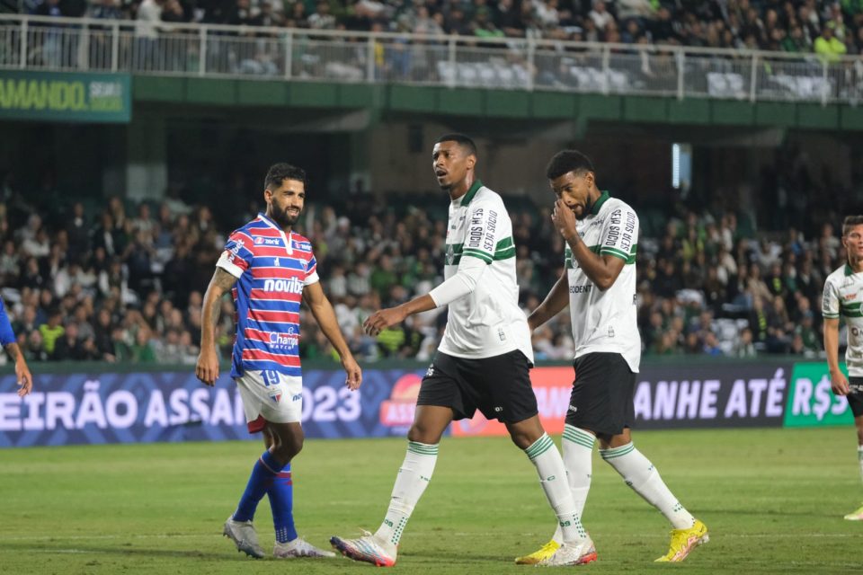 Zagueiro Vilar pelo Coritiba