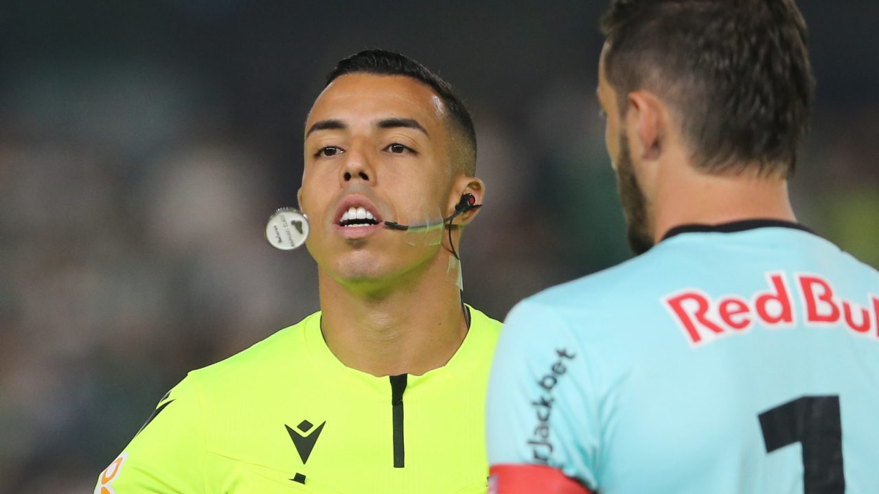Yuri Elino Ferreira da Cruz, árbitro de Coritiba x Bragantino.