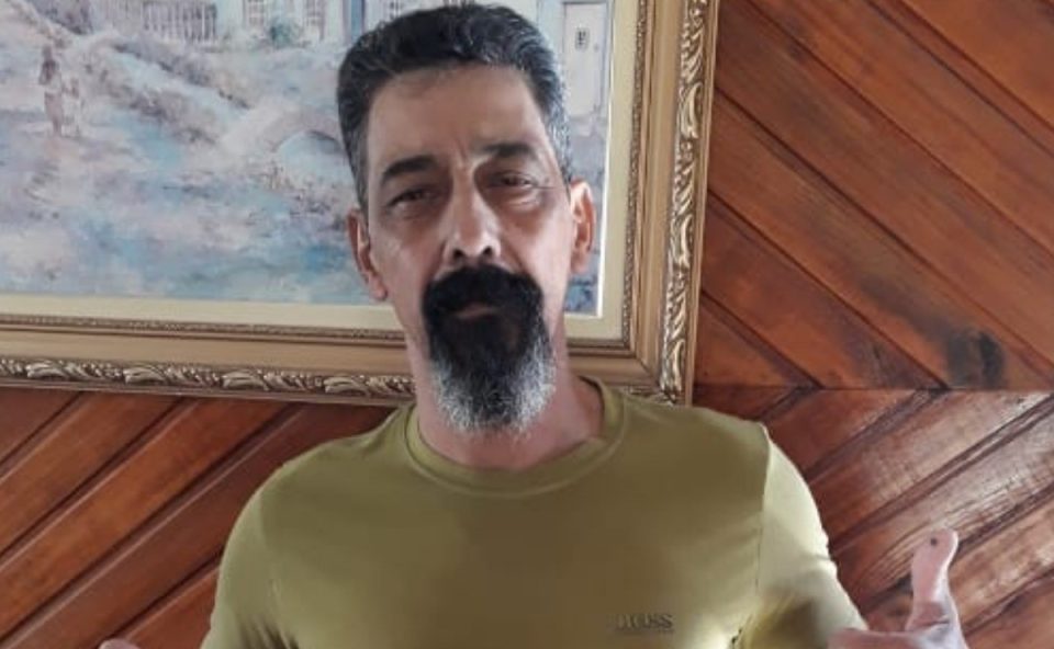 Família de mecânico morto ao tentar socorrer jovem pede respostas e justiça um mês após crime Família de mecânico morto ao tentar socorrer jovem pede respostas e justiça um mês após crime