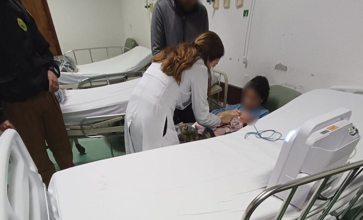 Bebê de 12 dias se afoga com leite materno em Santa Felicidade e é salva por policial militar