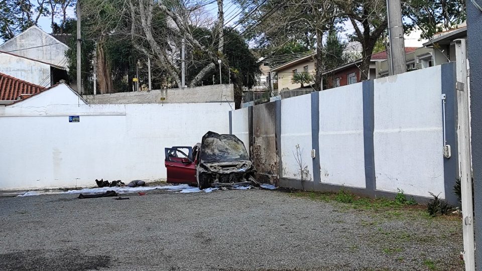 BMW pega fogo Curitiba