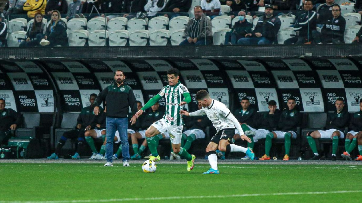Lance de Corinthians x Coritiba, pelo Brasileirão 2022