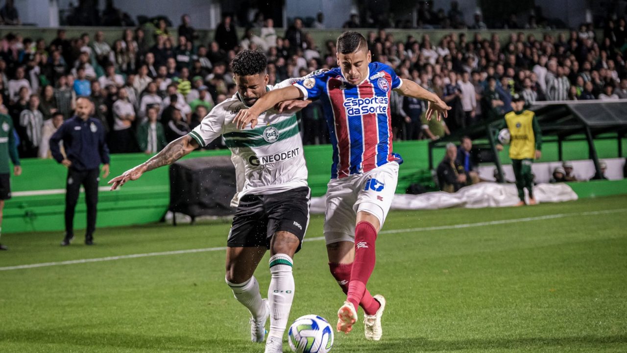 Lance de Coritiba x Bahia, pelo Brasileirão