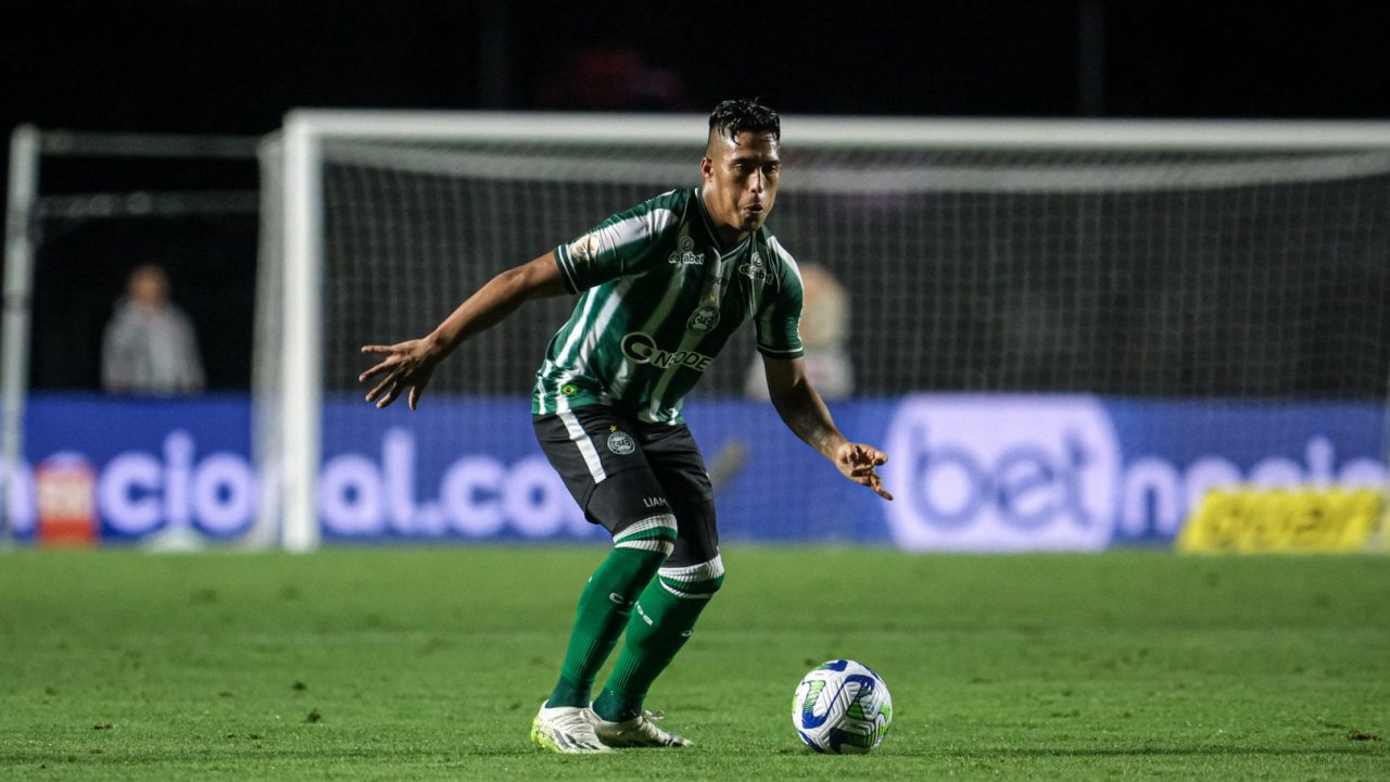 Sebastián Gómez, meia do Coritiba.