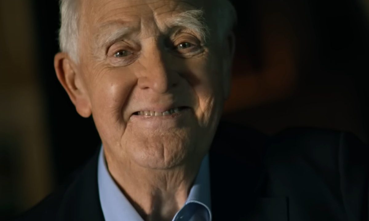 Documentário fala sobre a vida e a obra de John le Carré - Foto: Reprodução/AppleTV+