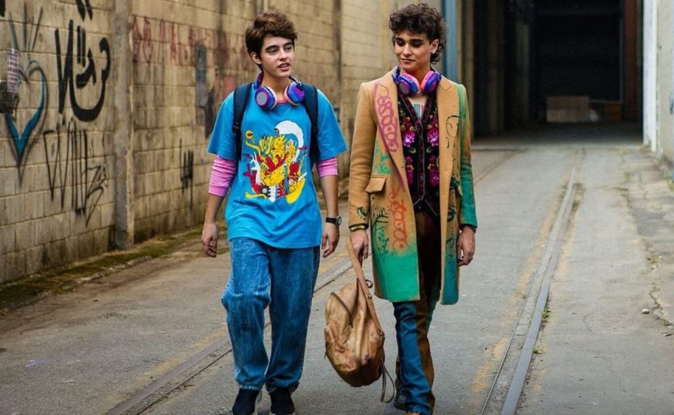 As discussões da série giram em torno do afeto, um Brasil descontrolado pela industrialização e uma amostra do quanto a juventude está mudando sua forma se relacionar - Foto: Reprodução/Redes Sociais