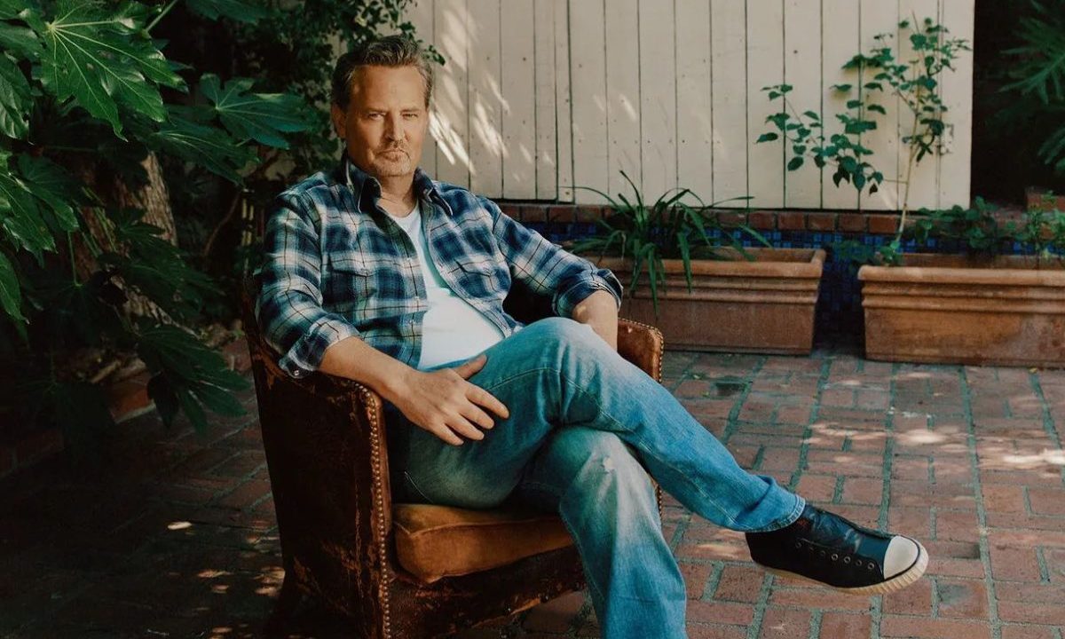 Matthew Perry deu vida ao personagem Chandler Bing nas 10 temporadas da série "Friends" - Foto: Reprodução/Redes Sociais