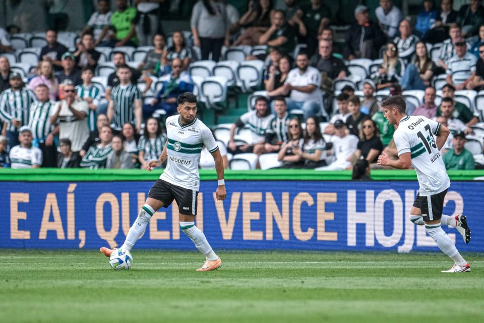 Marcelino Moreno em ação pelo Coritiba