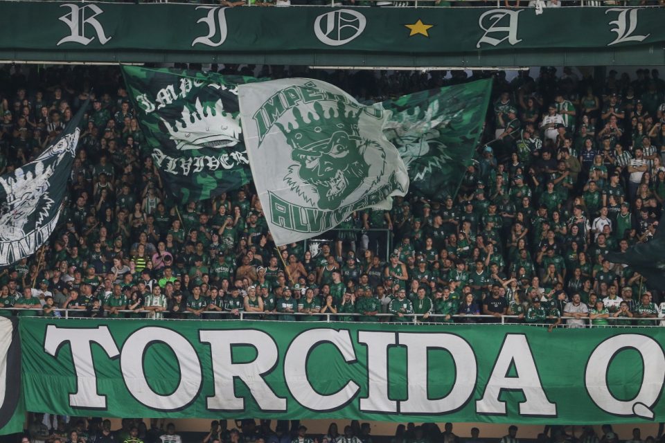 Torcida do Coritiba no Couto Pereira