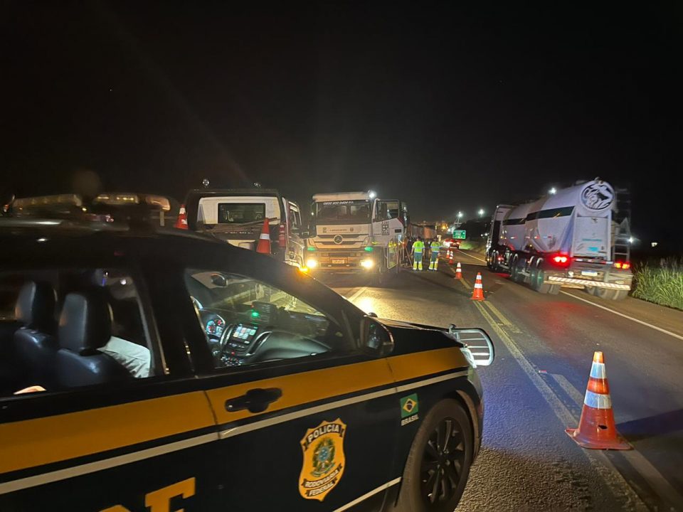 Mulher morre em acidente envolvendo carro e dois caminhões em Guarapuava