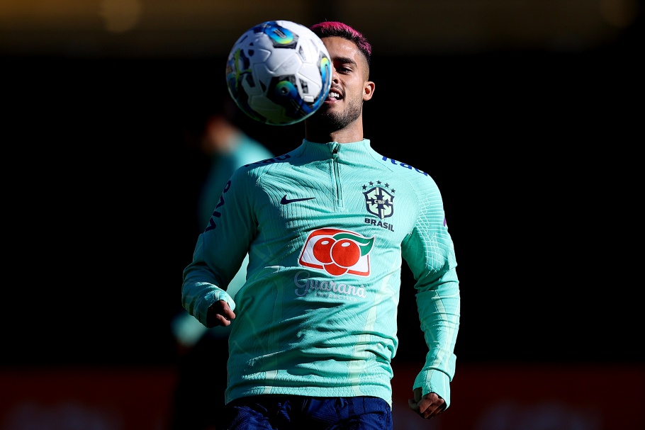 Yan Couto, ex-Coritiba, foi alvo de críticas nas redes sociais.