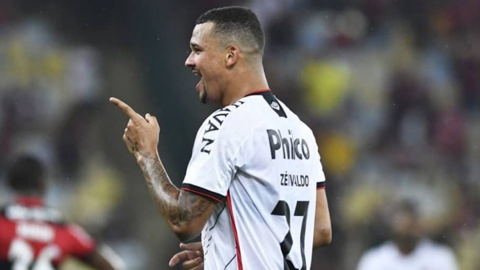 Zé Ivaldo, zagueiro do Athletico.