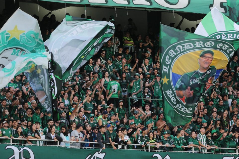 Torcida do Coritiba no Couto Pereira