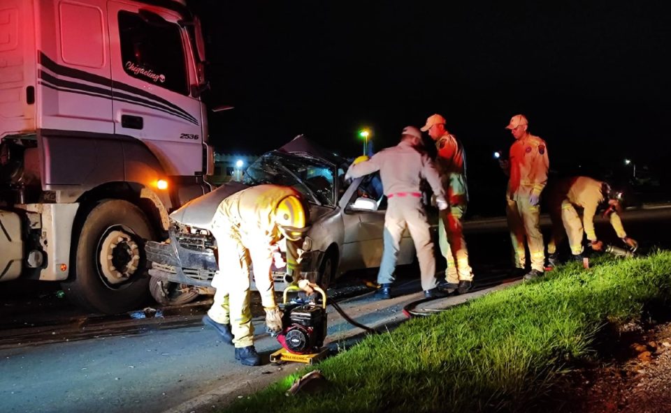 acidente-caminhao-gol-morte-contorno-norte-1