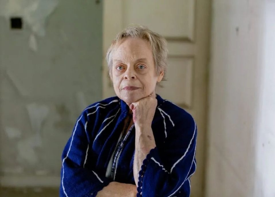 angela