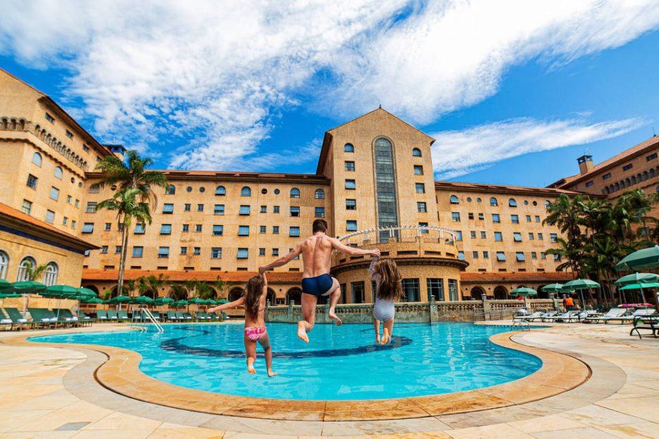 Confira dicas para evitar invasões em quartos de hotel e se proteger durante viagens