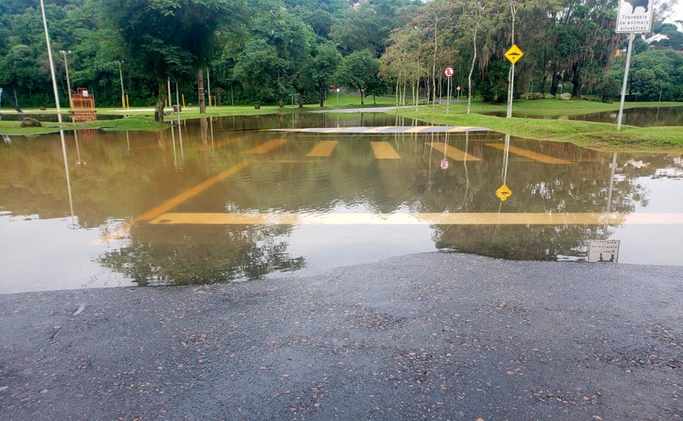 parque-tingui-alagado-chuva-23-novembro