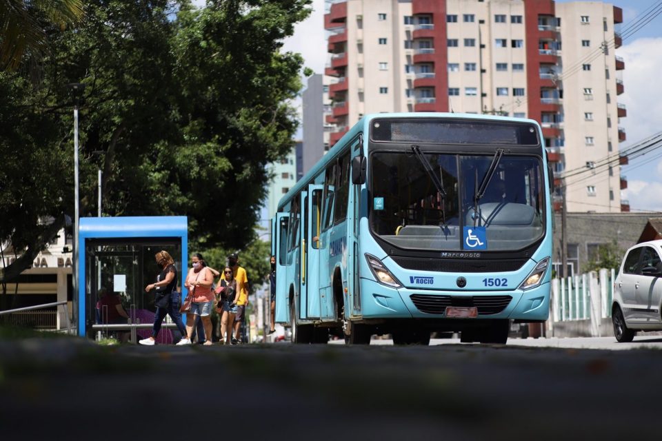 Paraná tem 10 cidades com passe livre no transporte coletivo