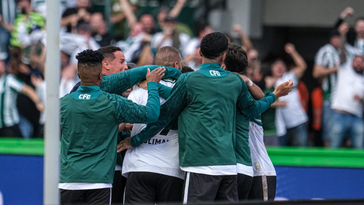 Coritiba x Athletico, pelo Brasileirão de 2023.