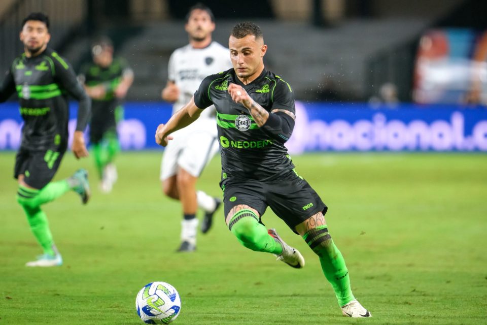 Bruno Gomes em ação pelo Coritiba