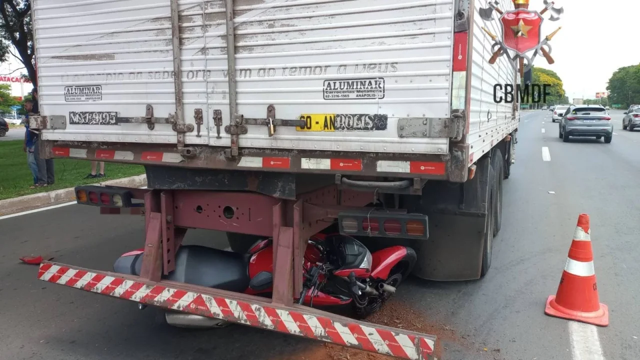 Moto-sob-onibus-DF-7
