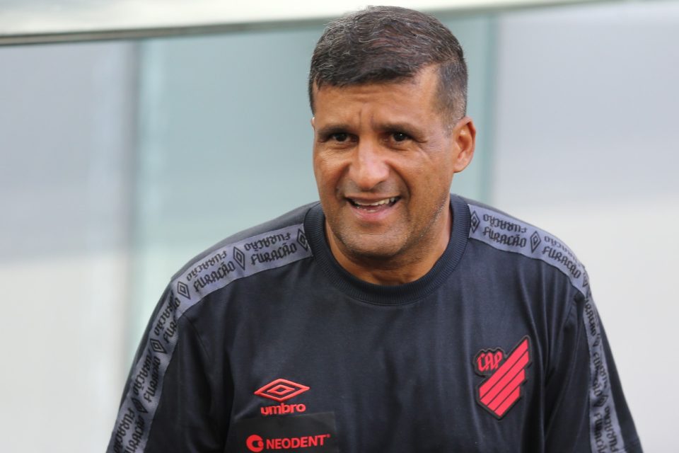 Wesley Carvalho, técnico do Athletico