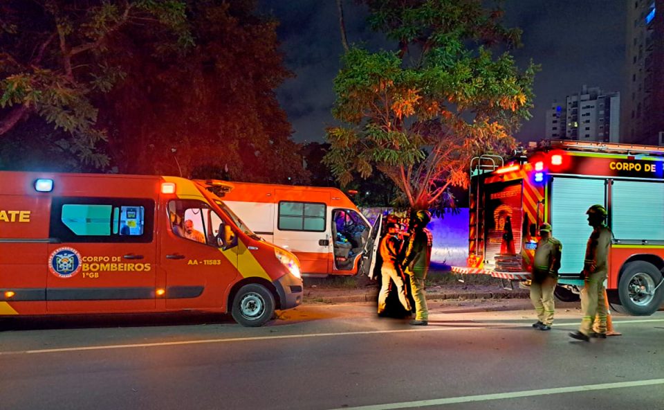 acidente-ambulancia-samu-arvore-novo-mundo-2
