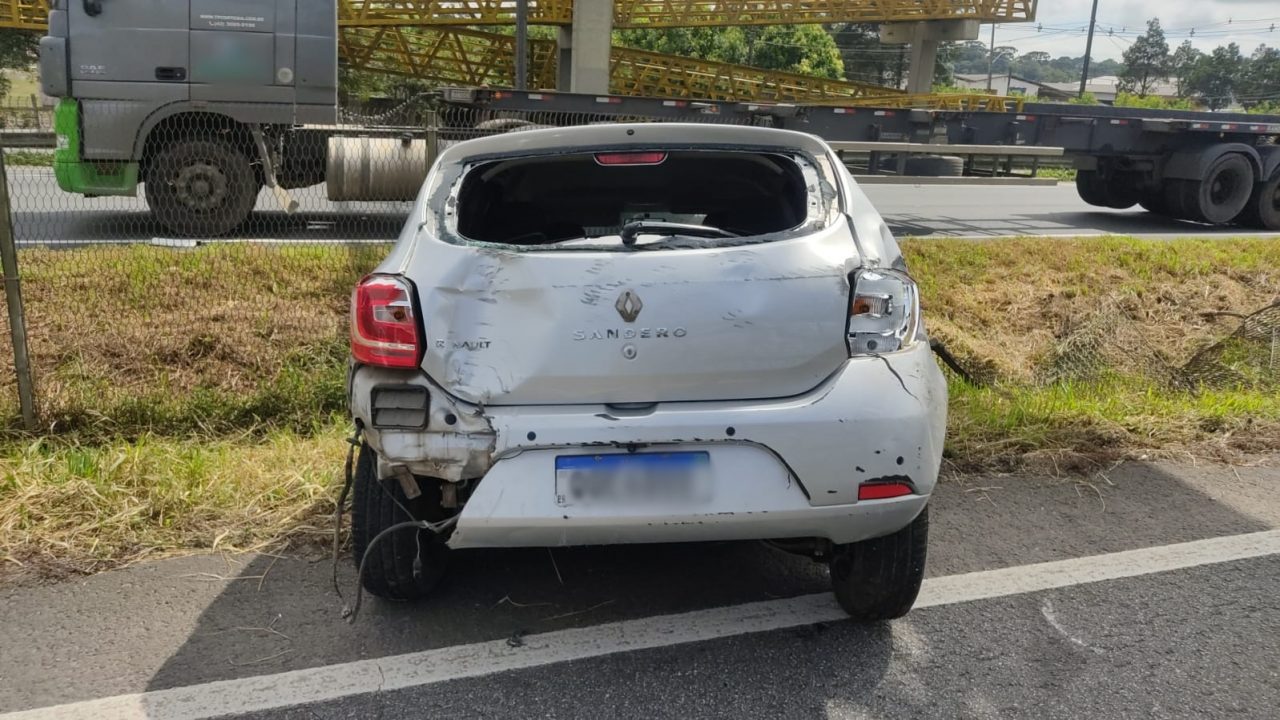 acidente-carro-caminhão-277