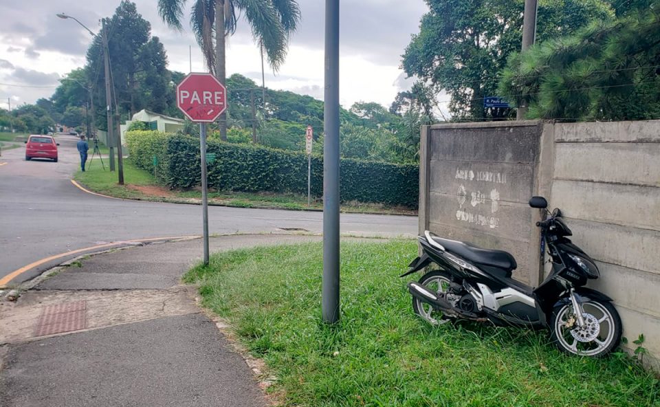 acidente-moto-carro-motociclista-fratura-exposta-boqueirao