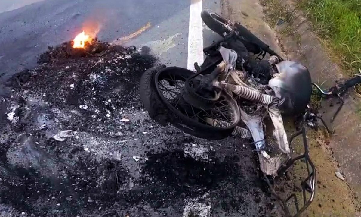 acidente-moto-explode-cerro-azul-1
