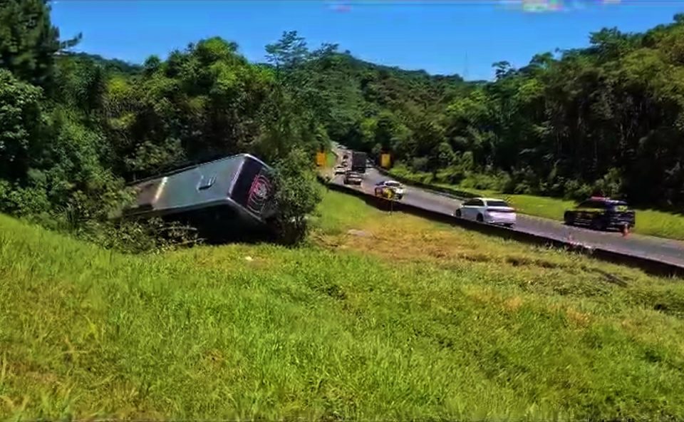 acidente-onibus-tomba-tijucas-do-sul-prf