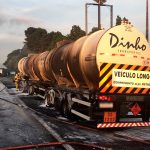 caminhao-tanque-pega-fogo-br-277-orleans