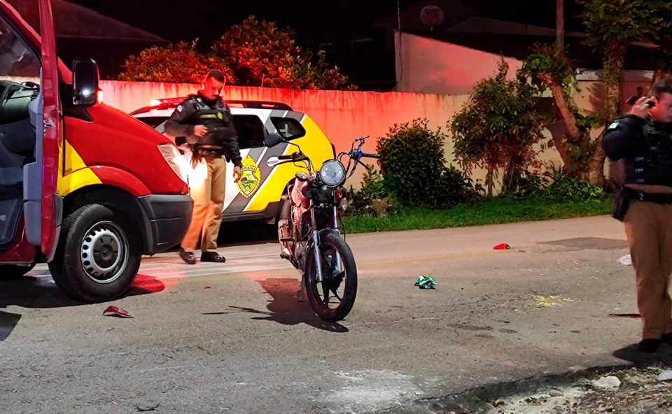 motociclista-fura-preferencial-acidente-sjp