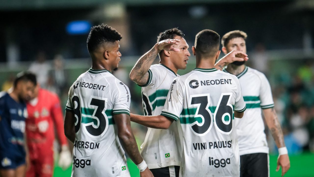 Jamerson, Robson e Vini Paulista, do Coritiba.