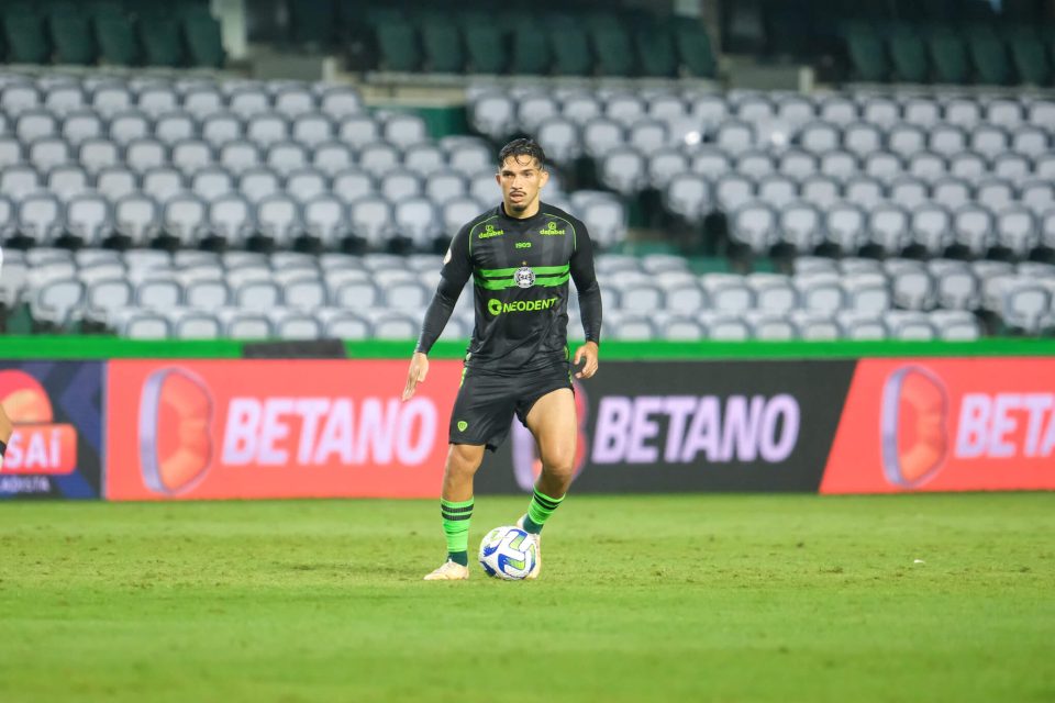 Andrey em ação pelo Coritiba