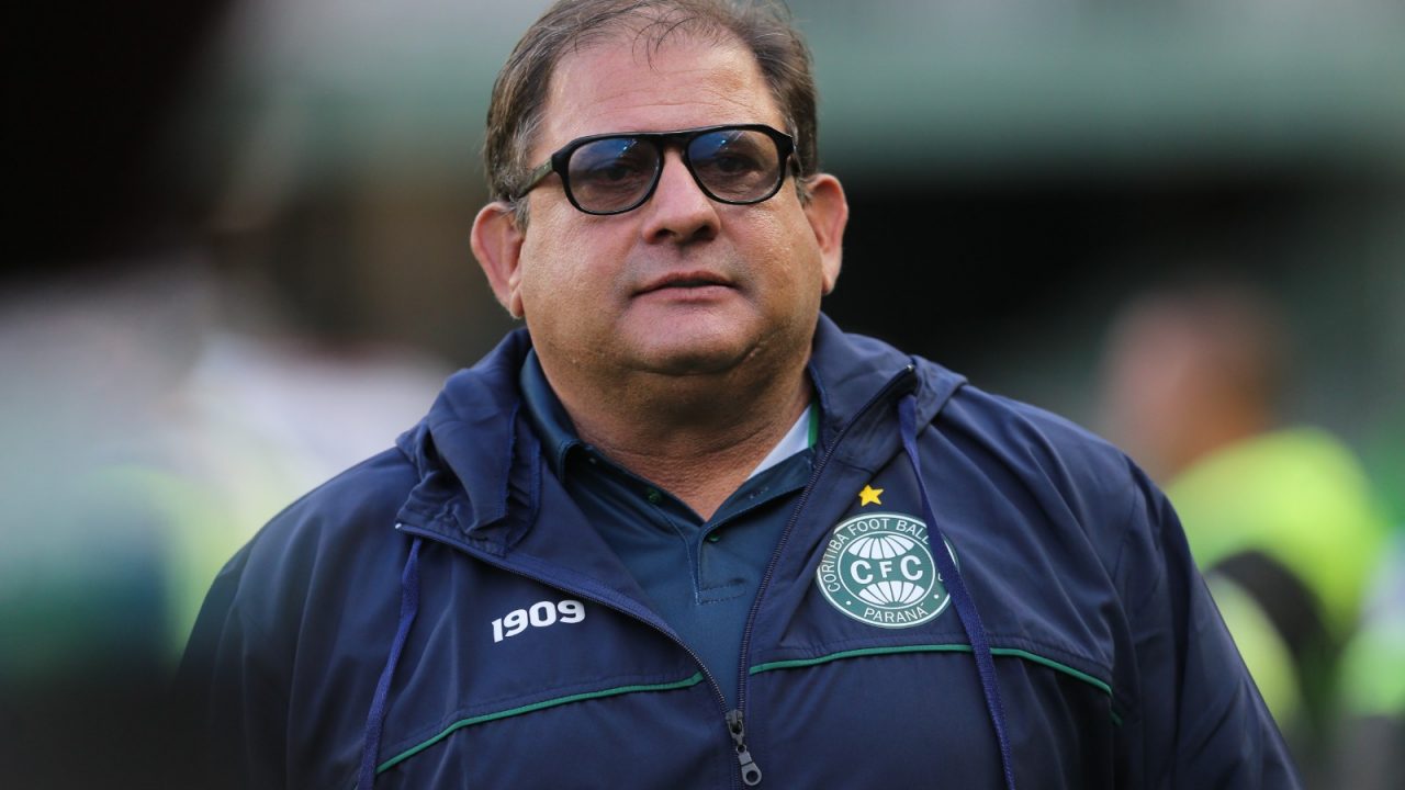 Guto Ferreira, técnico do Coritiba.