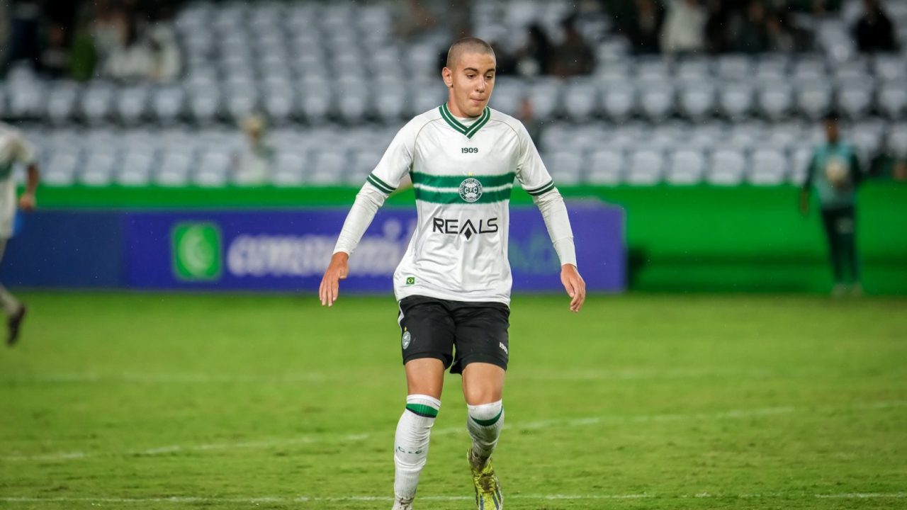 Matheus Dias entrou na história do Coritiba.