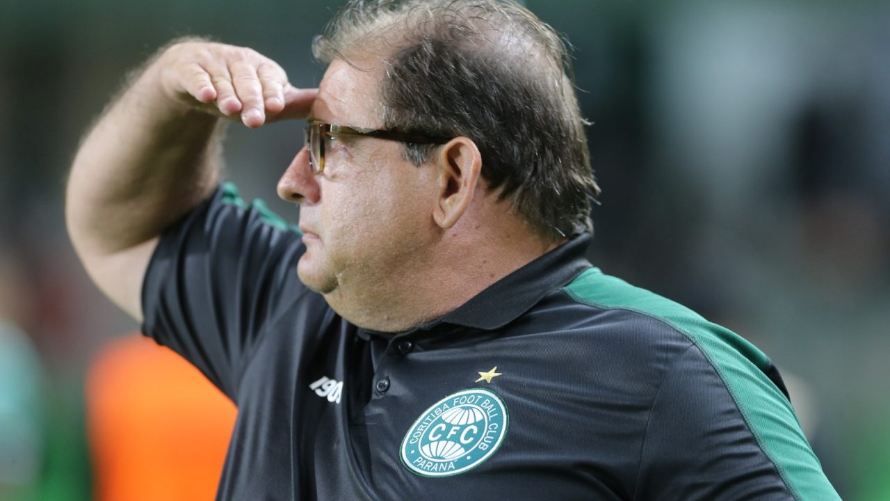 Guto Ferreira, técnico do Coritiba.