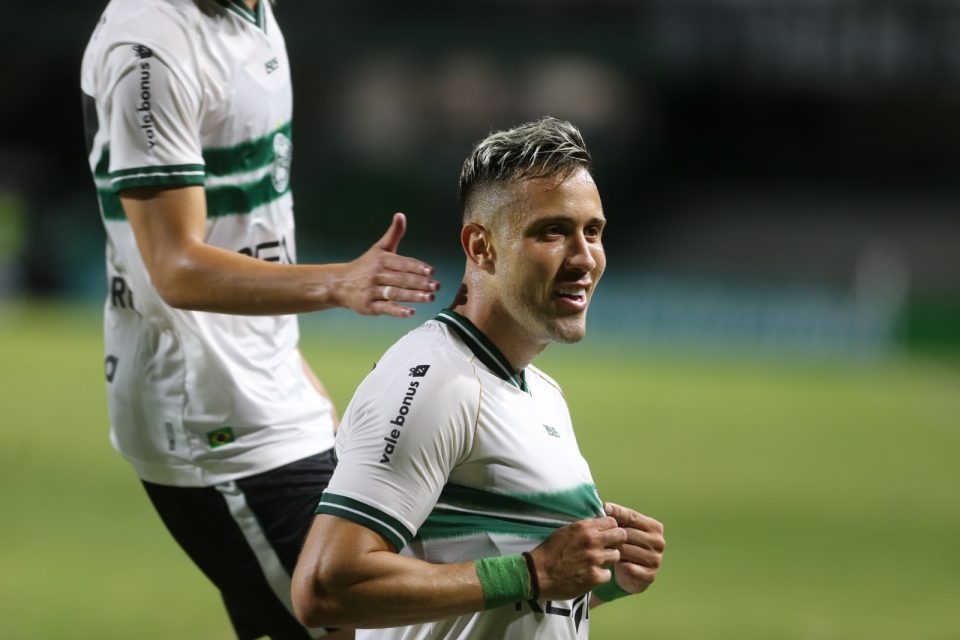 Matheus Frizzo, meia do Coritiba.