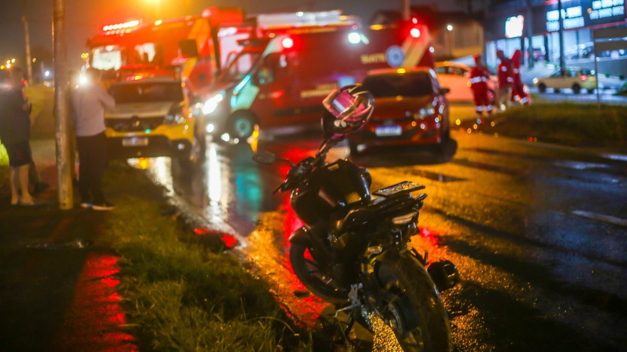 acidente-carro-moto-estrada-da-ribeira