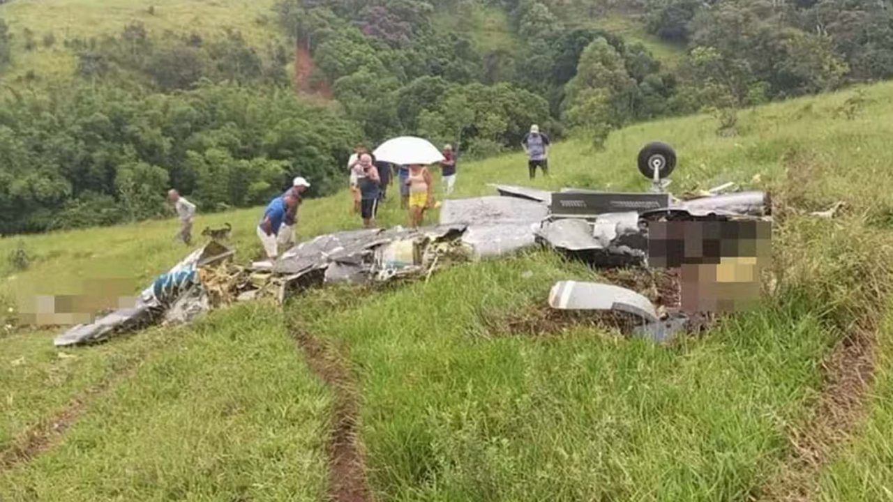 avião-mg-queda-bebe
