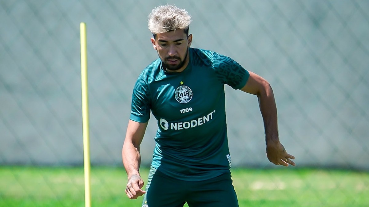 Marcelino Moreno em treino do Coritiba