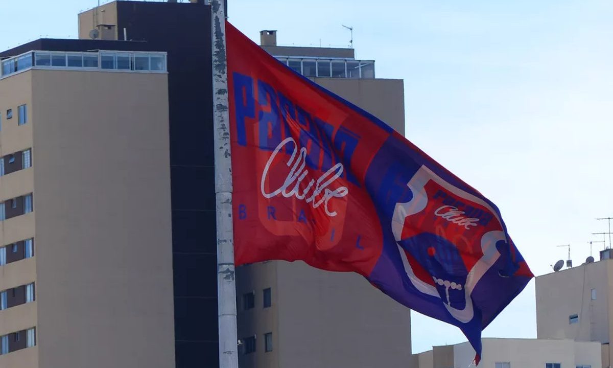 Bandeira do Paraná Clube.