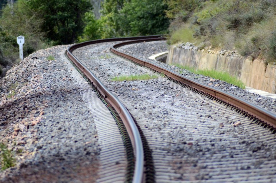 trilhos-trem-pixabay