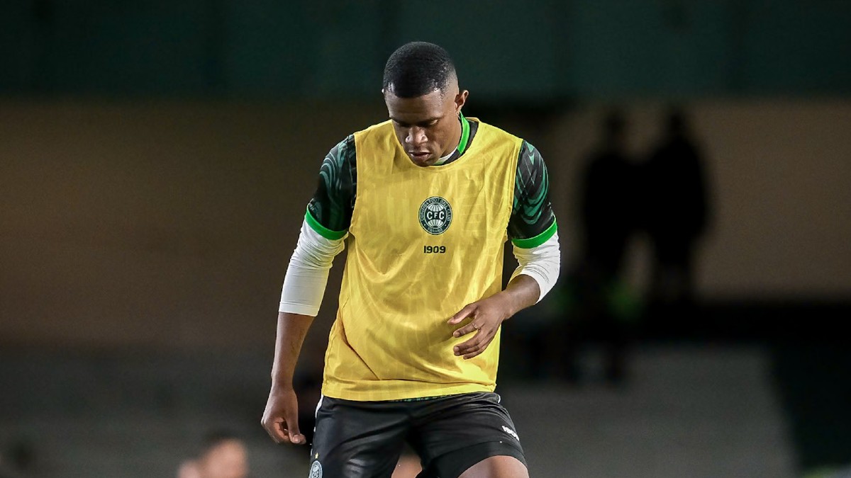 Marcelo Benenuto em aquecimento no Coritiba