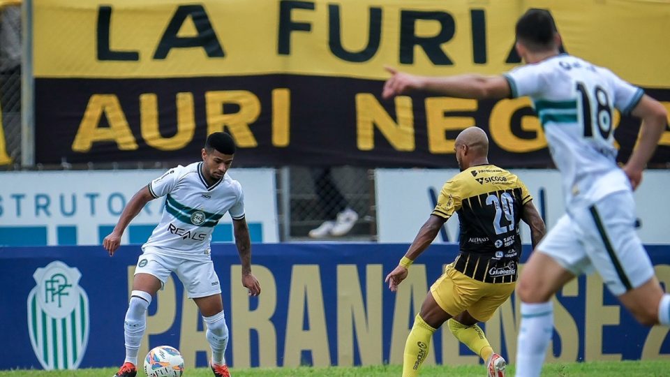 Cascavel x Coritiba se enfrentaram pela última rodada do Paranaense.