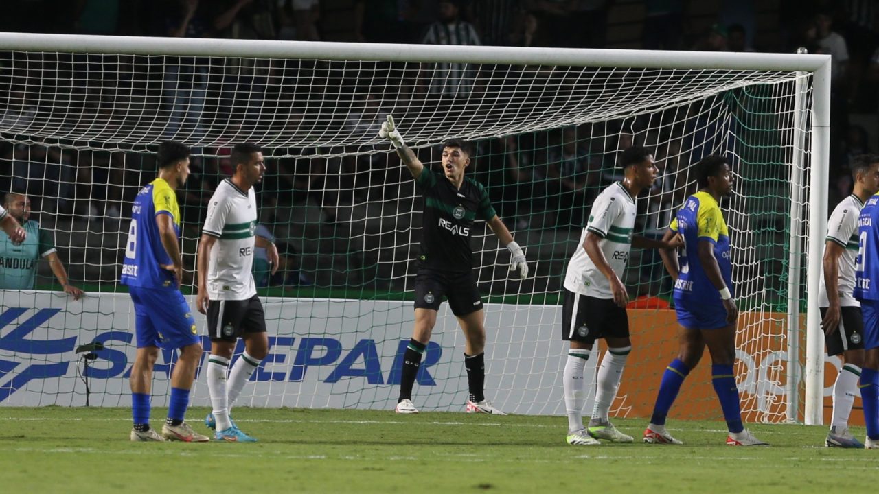 Lance de Coritiba x Andraus, pelo Campeonato Paranaense